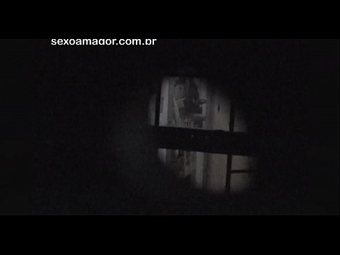 ❤️ Blondi saa salaa videokuvaa naapuruston tirkistelijältä piilossa onttojen tiilien takana ️ Kaunis porno at us ﹏